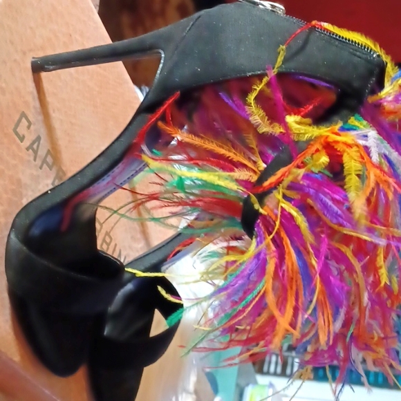 NEW Cape Robbin Black Stiletto Rainbow Feather Ankle Strap size9 - Picture 2 of 10